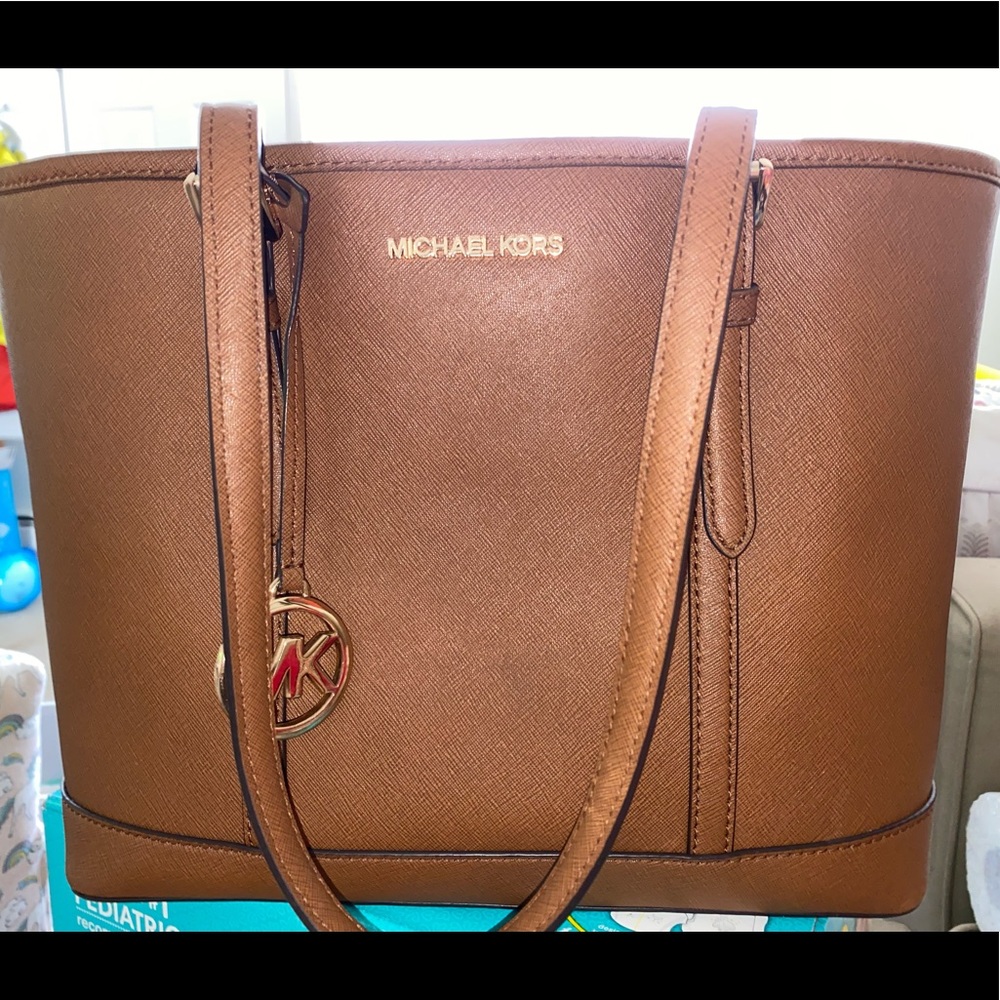 Michael Kors tote - Picture 1 of 3